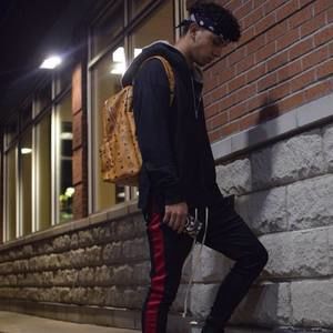 Meet your Posher, Aaron